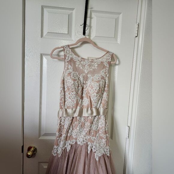 Xscape Cream White Lace Floral Sleeveless Trumpet Mermaid Gown Dress 12 Prom - Picture 2 of 10